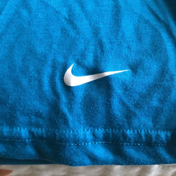 Like new Nike teal shirt - Picture 3 of 3